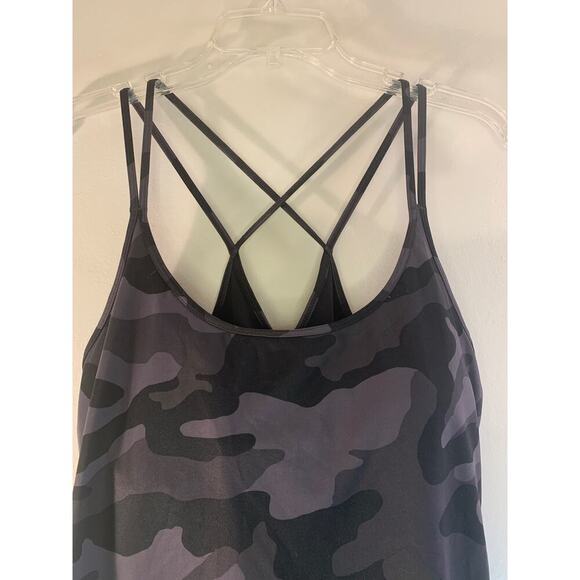 OLD NAVY ACTIVE Women’s GoDry Camo Athletic Top / Size: Large - Picture 5 of 9